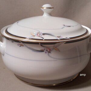 Gorham Manhattan Round Covered Vegetable Bowl NEW!